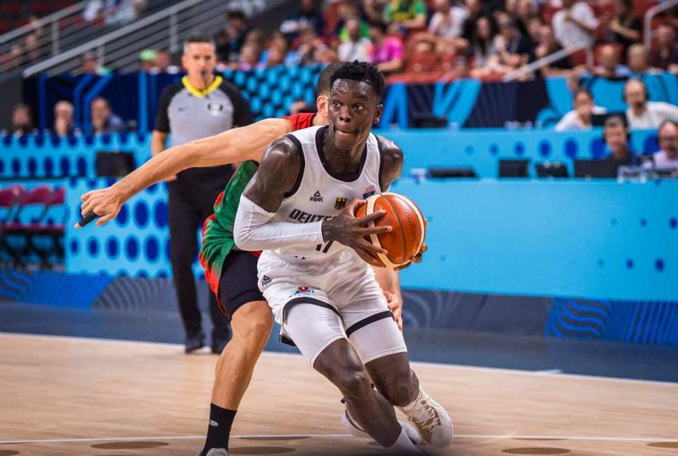 德国男篮末节轰33-7大胜葡萄牙进欧洲杯八强 施罗德小瓦均16分